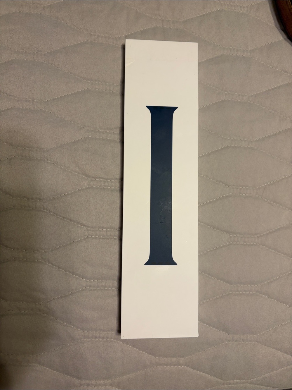 Apple Watch 44mm Solo Loop Band in Dark Blue. Size 6